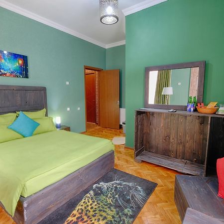 Euphoria Inn Тбилиси Екстериор снимка