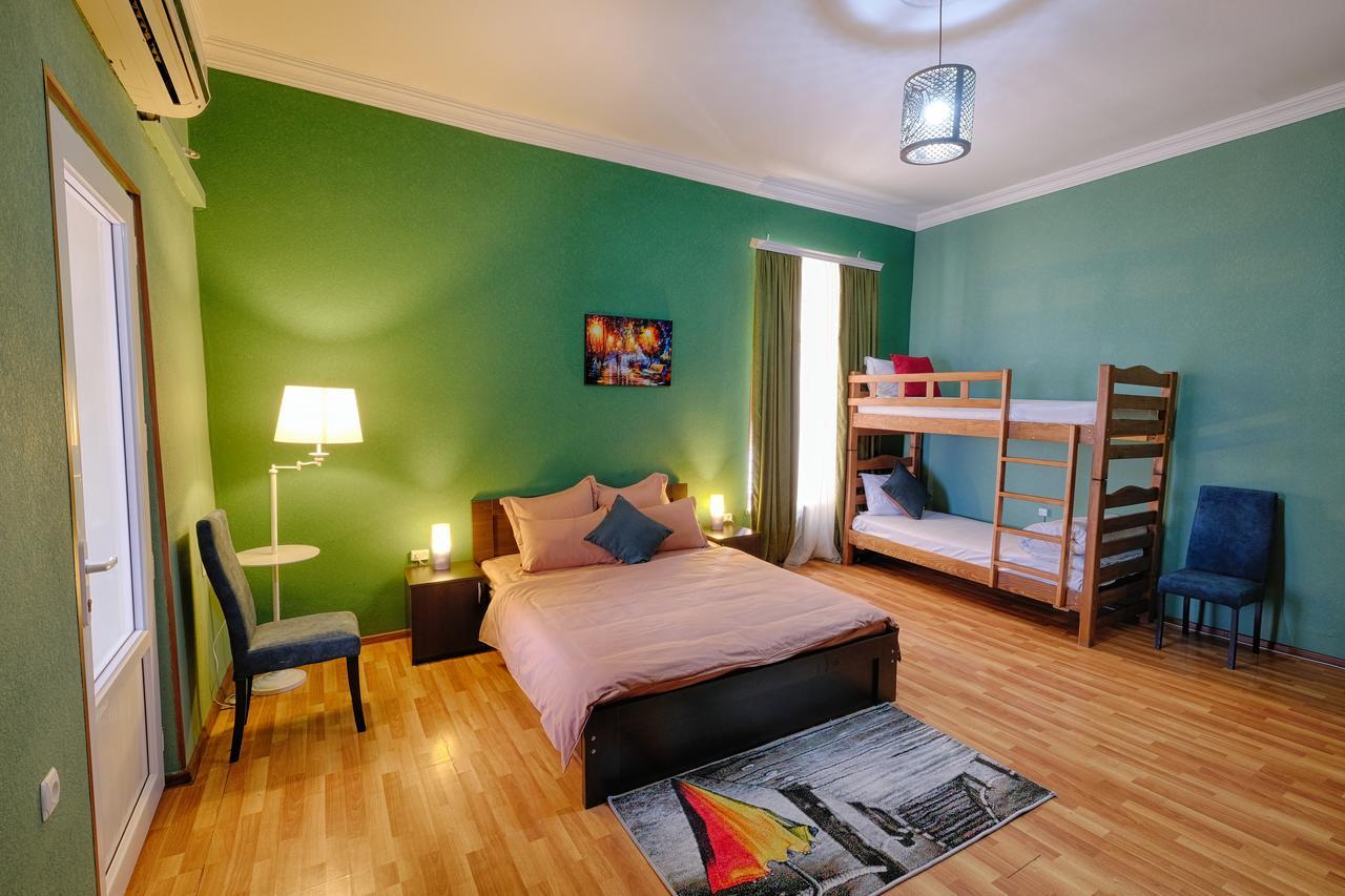 Euphoria Inn Тбилиси Екстериор снимка