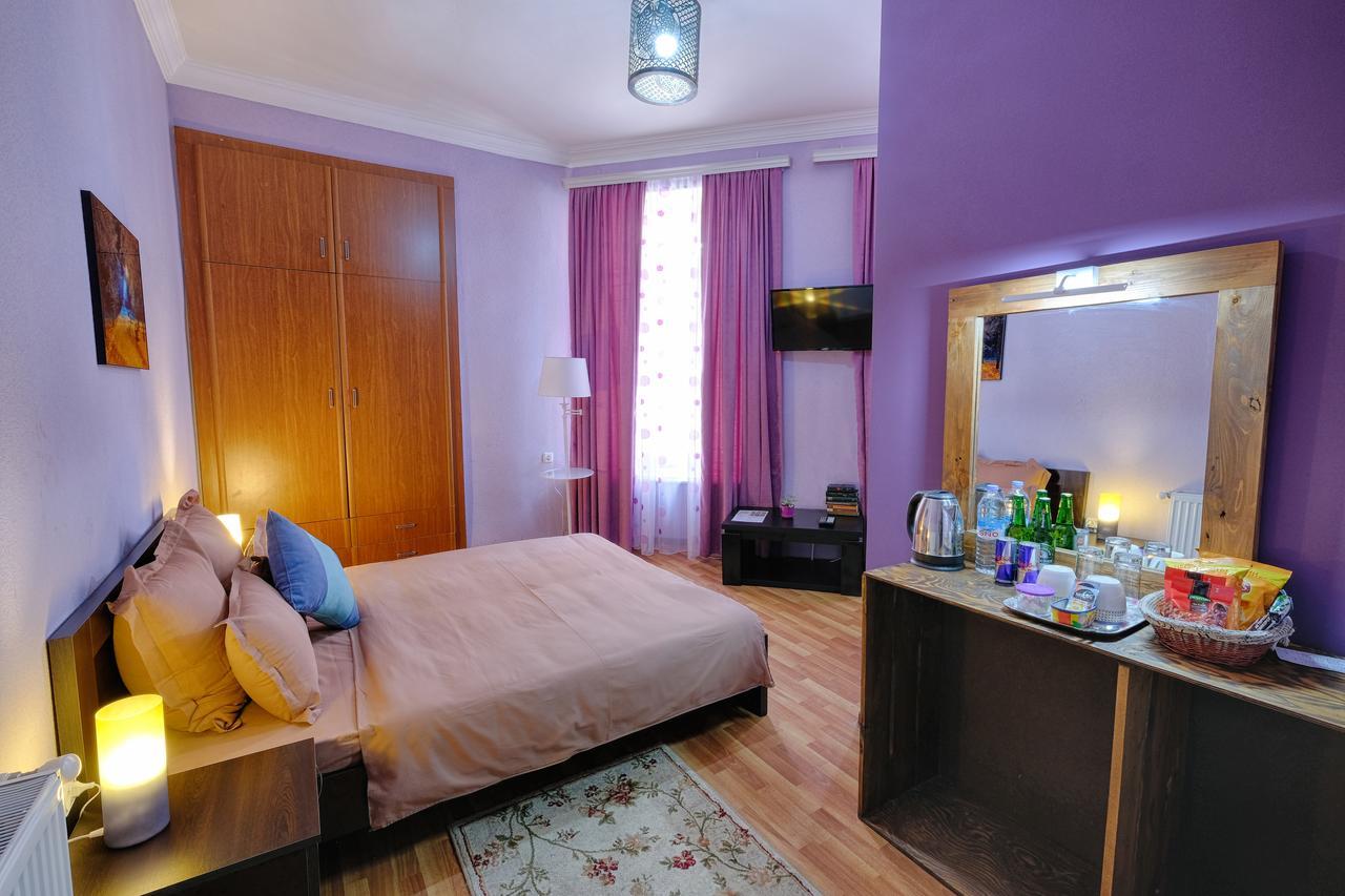 Euphoria Inn Тбилиси Екстериор снимка